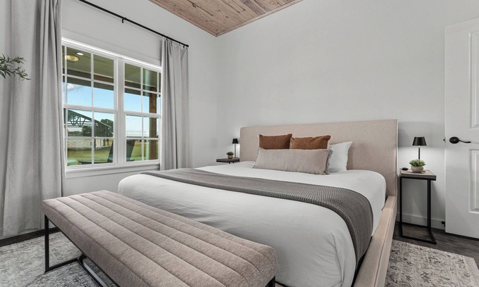 Fredericksburg Cottage | Cross Mountain Cottages 1 | Porch & Firepit Nights