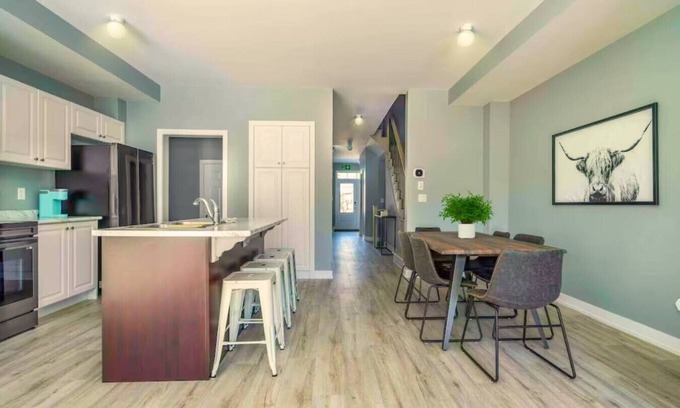 The Blue Mountains House | Crosswinds Haven: 3BDR Backing onto Blue Mountain