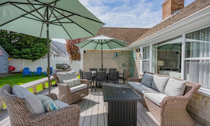 West Harwich House | Crosswinds II: Cape Home Near Beach & Dog-Friendly