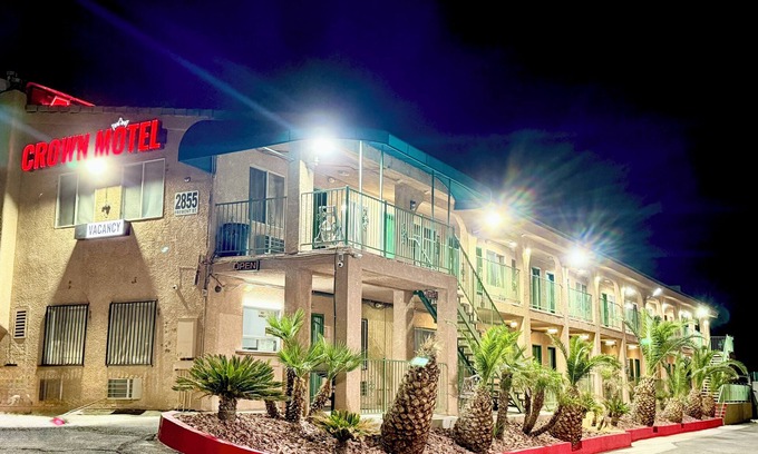 Sunrise Manor Hotel | Crown Motel