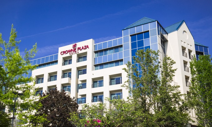 Lake Forest Hotel | Crowne Plaza Portland - Lake Oswego, an Ihg Hotel