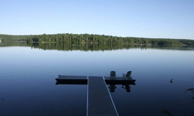 Machar Cottage | Crystal Clear Waterfront Cottage with a View