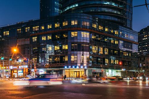 Haining Road Hotel | Crystal Hotel Shanghai North Sichuan Road on the Bund