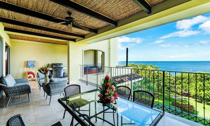 Playa Langosta Apartment | Crystal Sands 304☀Beachfront Oceanview☀ Private Jacuzzi & Full ktcn