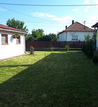 Tiszafured House | Csónakos Vendégház