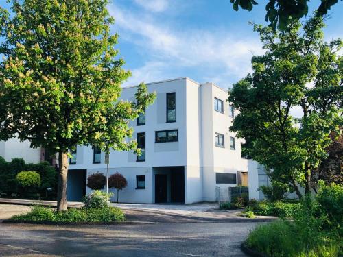 Eberbach House | Cube - Ferienhaus mit Garten und Terrasse in Eberbach