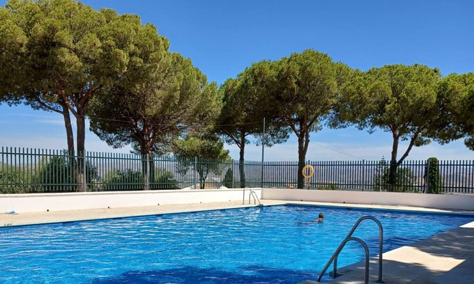 Alhaurin de la Torre Ski Chalet | Cubo's Cortijos del Sol Mayoral House/community pool/terrace/free wifi