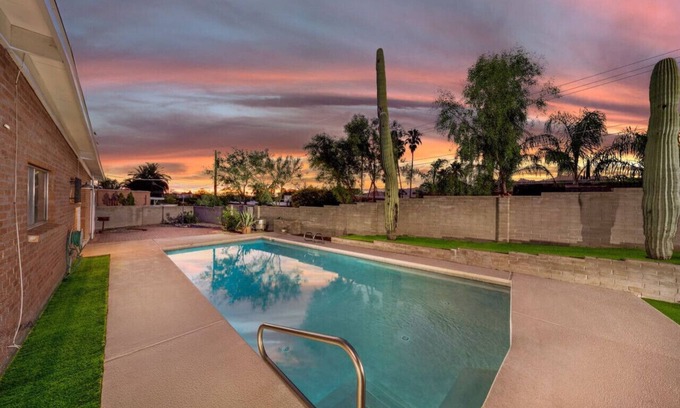 El G.H.E.K.O. House | Cul-de-Sac/Fenced with Pool/Quiet/3 BR 2 BA