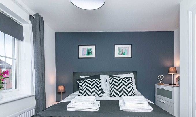 Hatfield Apartment | Cunningham Lodge - Modern Family Apartment