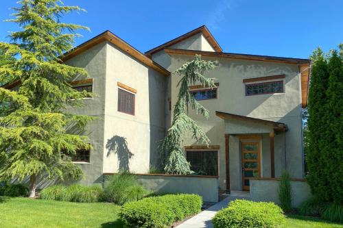 Sunset House | Custom Home Less Than 2 Mi to Downtown Boise