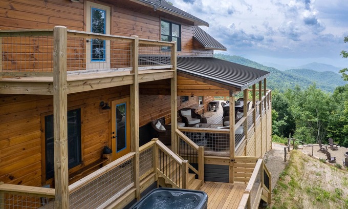 Bryson City Cabin | Customer Appreciation Year! See Discount information in Ad
