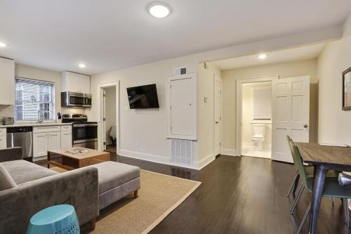 Faubourg Delassize Apartment | Cute 1bed steps from French Q and Jazz venues