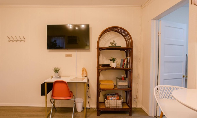 Gold Hill Apartment | Cute apartment directly on the Rogue River with River Access