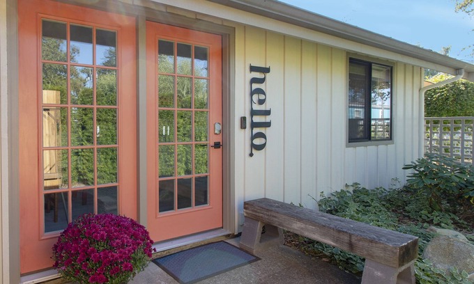 Birch Bay House | Cute, comfy, and clean cottage just steps to the beach and C Shop