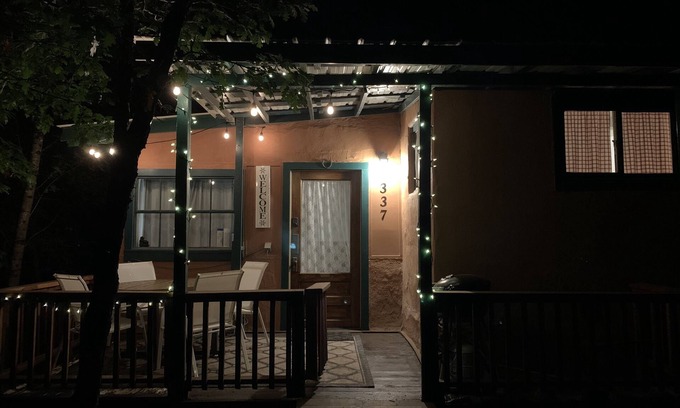Ruidoso Cottage | Cute cottage with private hot tub