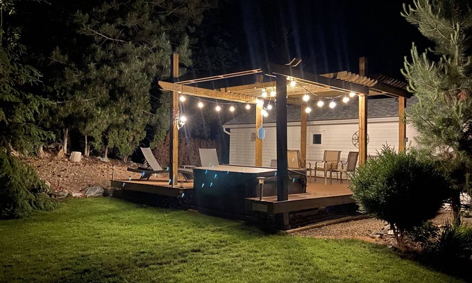 Okanagan-Similkameen House | Cute country home, steps to quiet boat launch, with private hot tub!