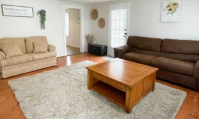 Easley House | Cute cozy farmhouse