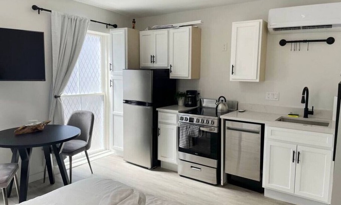 Over-the-Rhine Apartment | Cute Microapartment Walkable to Everything