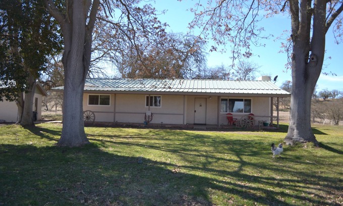 Creston House | Cute Ranch Home in Wine Country