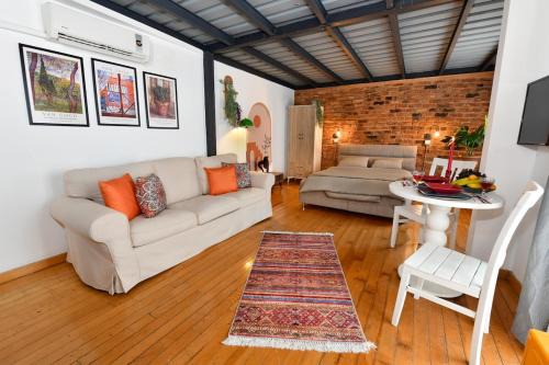 Karakoy Apartment | Cute Retro Home Balcony AC Galata
