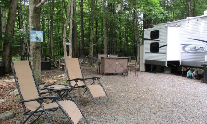 Gouldsboro House | CUTE RV Camper PET friendly with POOL LAKE Firepit and many more amenities
