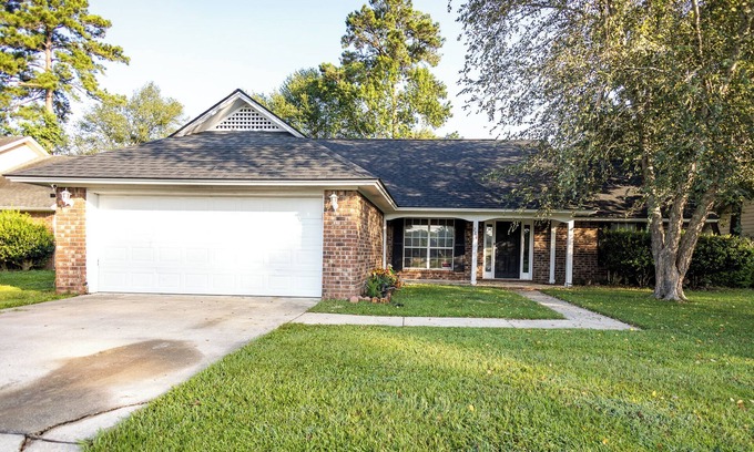 Richmond Hill House | Cute western themed home with many unique features