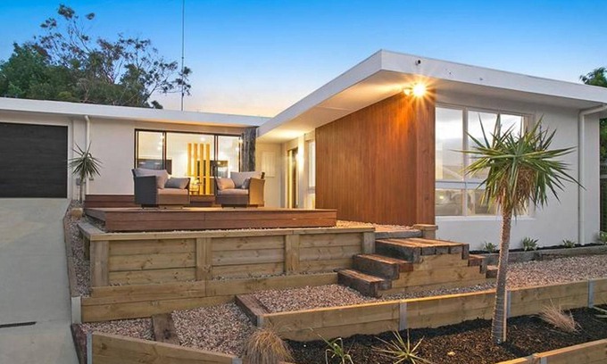 Ocean Grove House | Cuthbertson Drive Luxury Holiday Retreat With Elevated Views