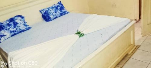 West Coast Division Apartment | Cutting Edge Guest House
