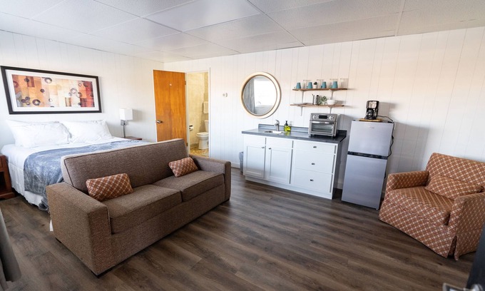 Deerwood Apartment | Cuyuna Lakes Stay in the Central location of Attractions!