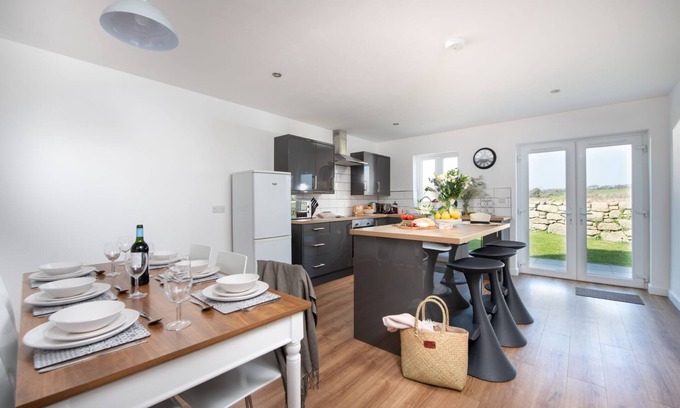 Saint Martin House | Cynibre - a house that sleeps 6 guests in 3 bedrooms