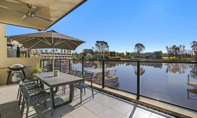 Mulwala House | Cypress Townhouse 23 - Mulwala