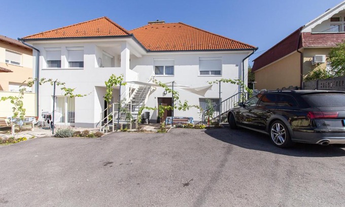 Gyor Apartment | Déli Terasz A Apartman Free parking, self-check-in anytime