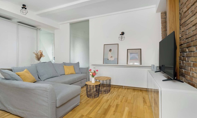 Jezyce Apartment | Dąbrowskiego 49 Poznań | Charming Apartment | Smart TV | Remote Work