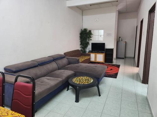 Banting House | D'Haja 5 KLIA Sepang with Free Wi-Fi & 3 Airconds