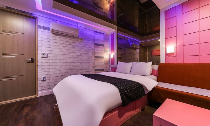 Dalseong-gun Hotel | Daegu Gachang Red