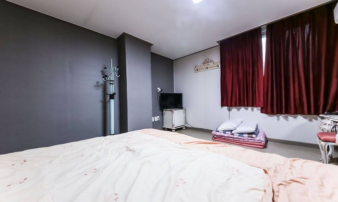 Bongmyeong-dong Hotel | Daejeon Yuseong Vienna