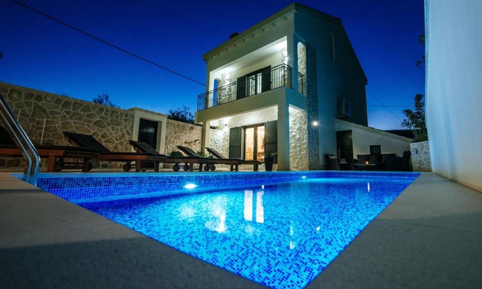 Vinjerac House | Dalmatian Villa Castello Coza with pool