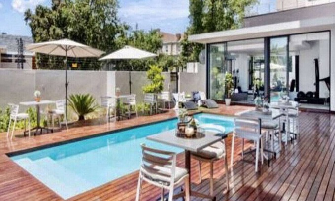 Greater Johannesburg Metropolitan Area House | Dante’s Spectacular One Hyde Park Executive Suites