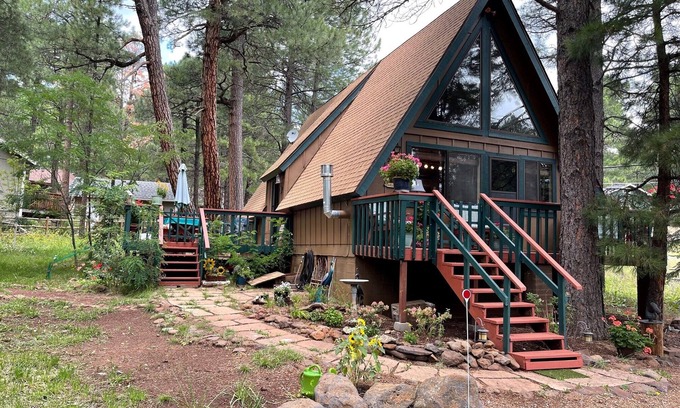 Kachina Village Cabin | Darling Cabin in the Woods