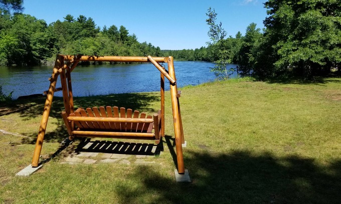 Crivitz Cottage | DASLR will Keep You Coming Back
