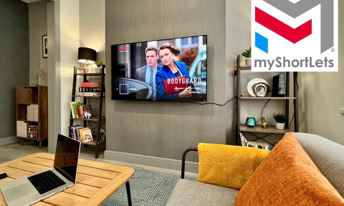 Cleethorpes House | Daubney House - Great for Contractors or Family Holidays