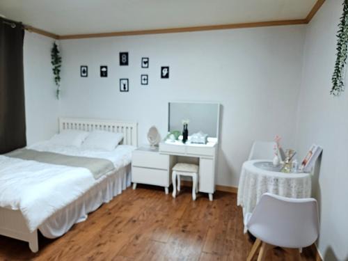 Pyeongtaek Villa | Dawon anjeongri gate 600m #queensized bed #single bed #free parking #spa #kitchen