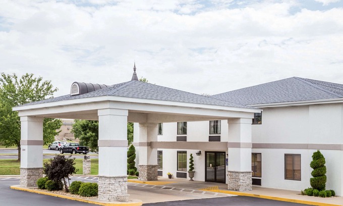 Turners Hotel | Days Inn by Wyndham Battlefield Rd/Hwy 65