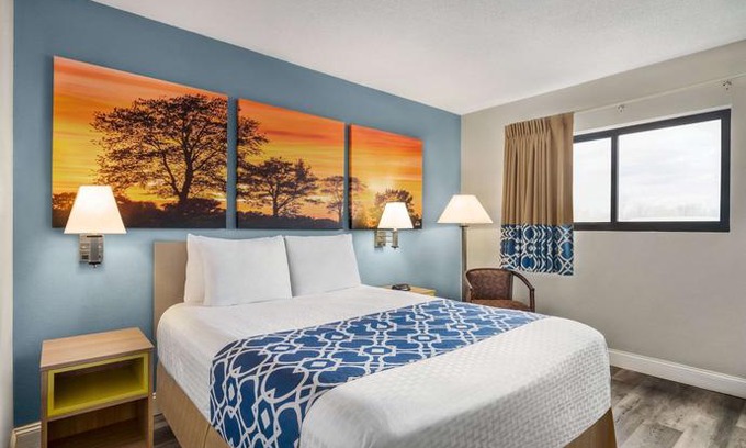 Canastota Hotel | Days Inn by Wyndham Canastota Syracuse