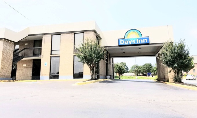 Easley Hotel | Days Inn by Wyndham Easley/Greenville/Clemson Area
