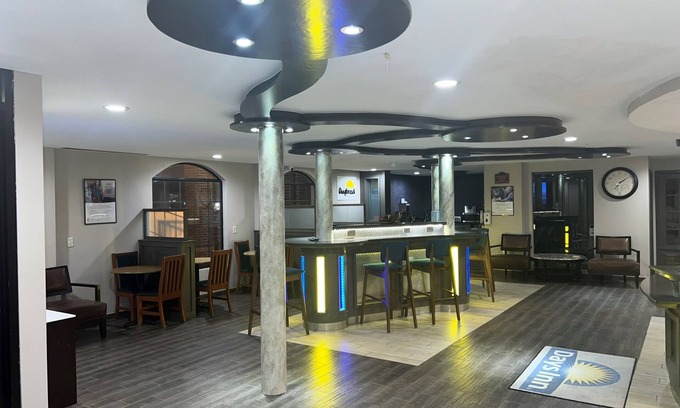 Fayetteville Hotel | Days Inn by Wyndham Fayetteville