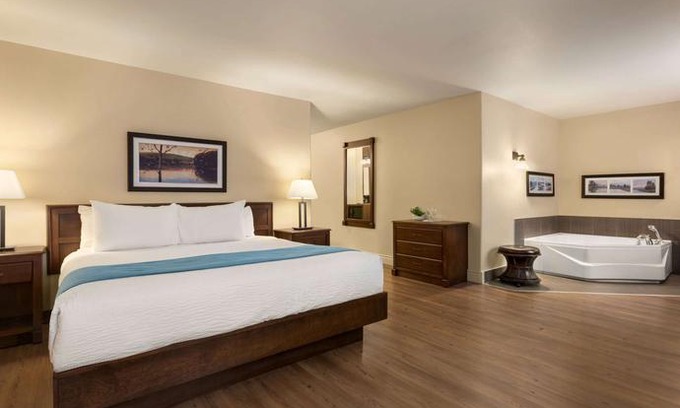 Saint-Nicolas Hotel | Days Inn by Wyndham Levis