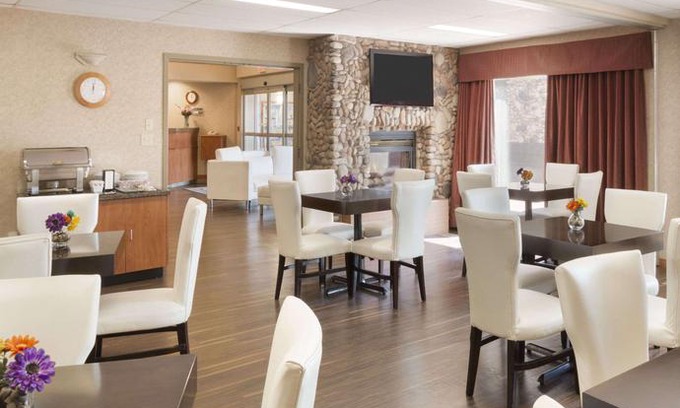 Medicine Hat Hotel | Days Inn by Wyndham Medicine Hat