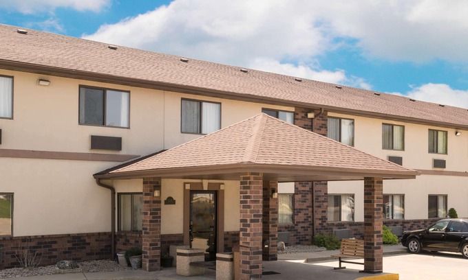 Mankato Hotel | Days Inn by Wyndham Mankato