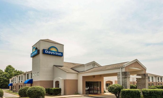 Yadkinville Hotel | Days Inn by Wyndham Yadkinville